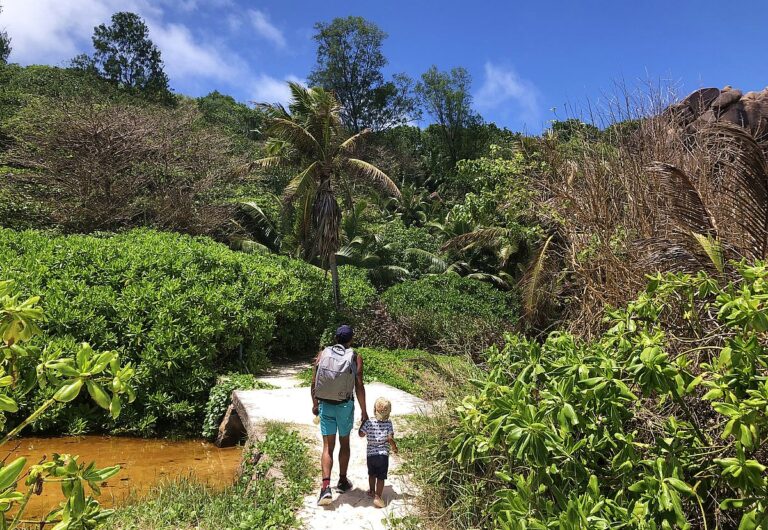 Fernreisen mit Kindern: Seychellen mit Kindern, unterwegs auf La Digue